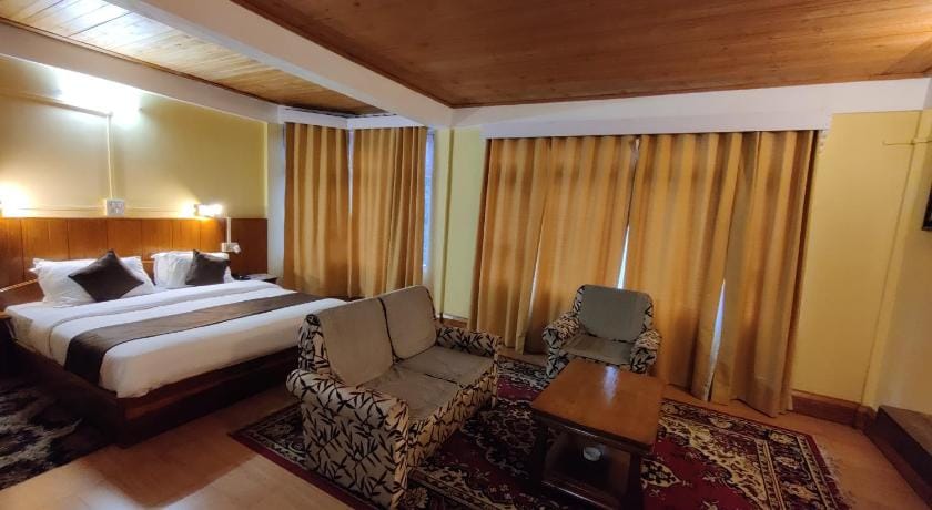 Pemaling Lords Inn Dirang Hotel in India