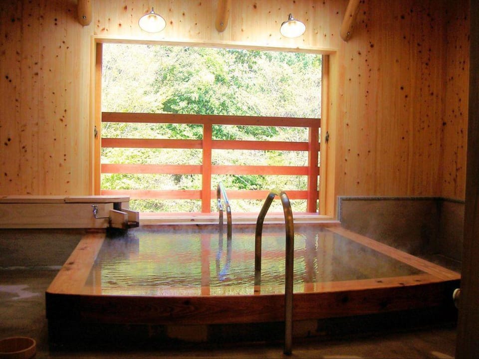 Yunohira-Onsen Shukusai Gyouunsou Hotel in Japan