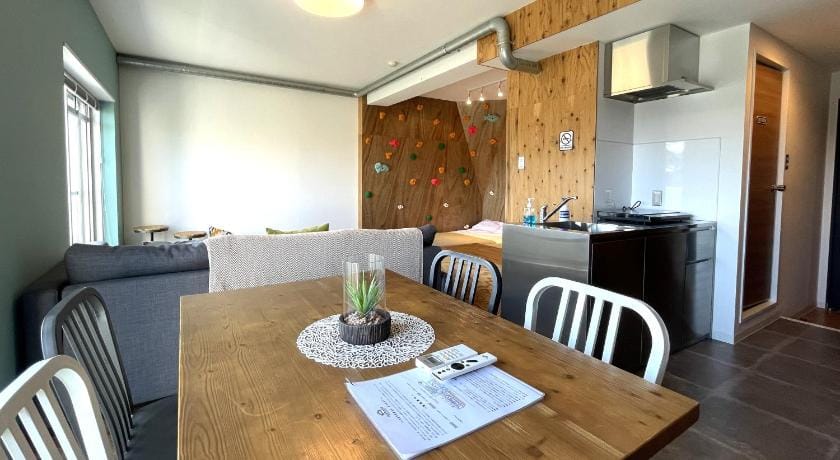 365BASE outdoor hostel Bed and Breakfast in Aichi Prefecture