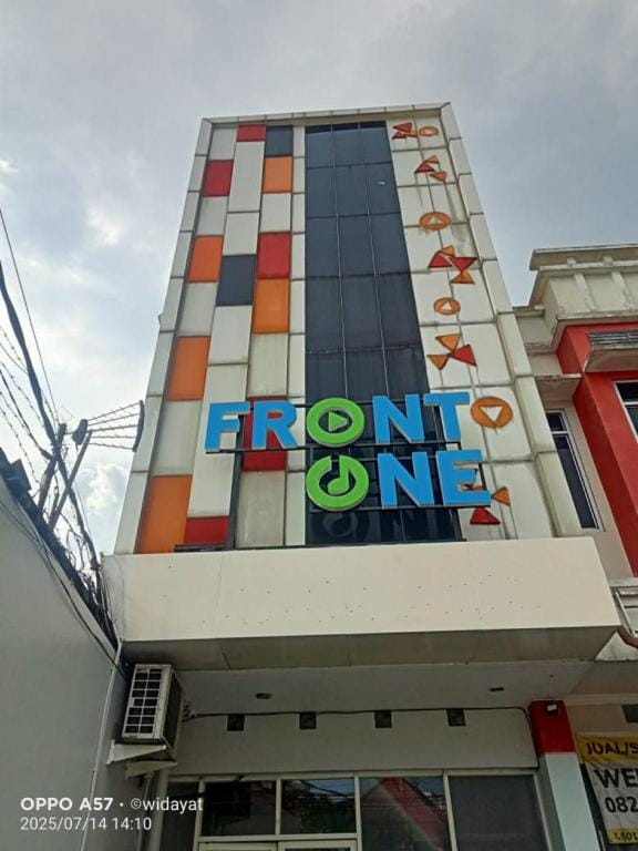 Front One Budget Hotel Tirtonadi Solo Capsule hotel in Special Region of Yogyakarta