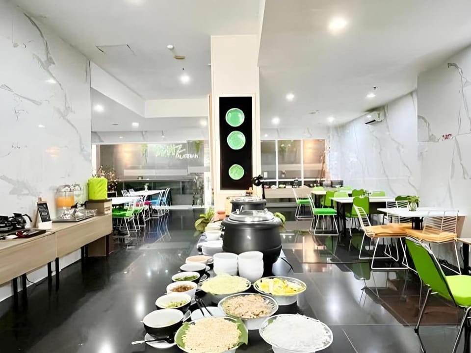 Whiz Hotel Falatehan Jakarta Hotel in South Jakarta City