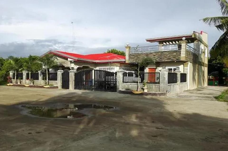 FNT Transient House near Hundred Islands Bed and Breakfast in Ilocos Region