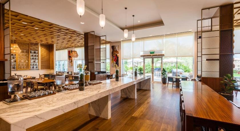 Crowne Plaza Muscat OCEC By IHG Hotel in Muscat
