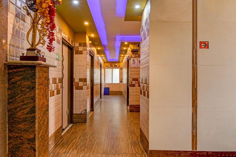 Collection O NSCB International Airport Formerly Raj Guest House Hotel in Kolkata