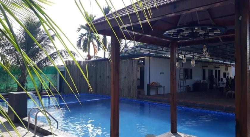 Sealand Kihim Hotel in Maharashtra