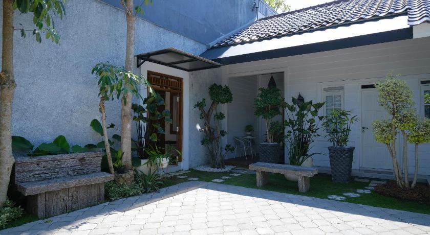 RedDoorz Syariah near Taman Pelangi Jogja 2 Hotel in Special Region of Yogyakarta