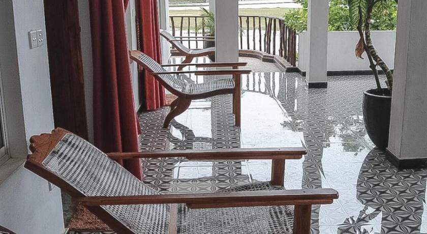 Sunset View Beach Hotel Bed and Breakfast in Sri Lanka