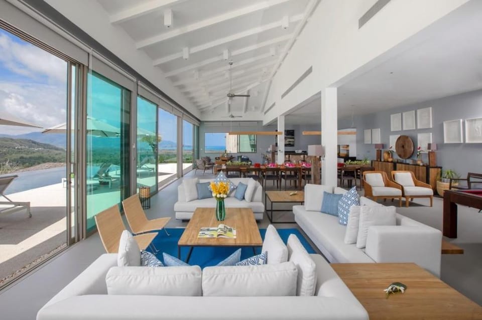 Tropical Castle Phuket, 18 BED Sea View Pool Villa by RESAVA Hotel in Choeng Thale