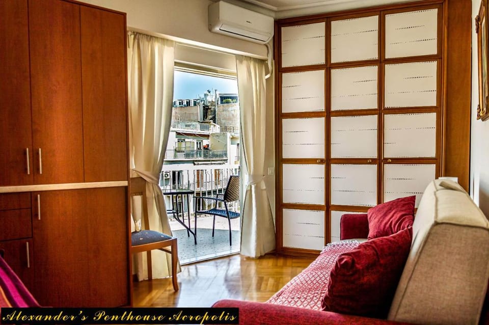 Alexander's Penthouse Apartment in Athens