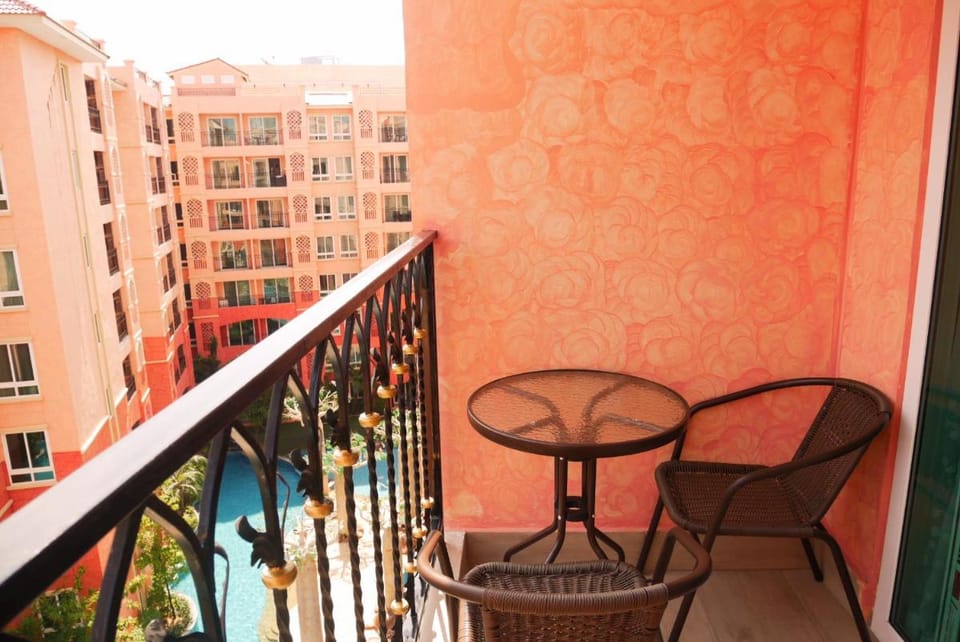 Seven Seas Resort Pattaya & Sofa bed Apartment in Pattaya City