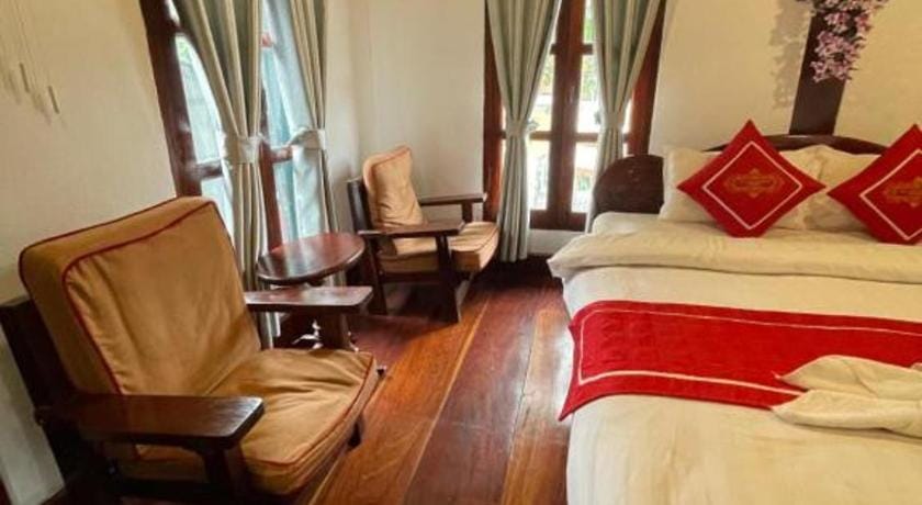 Villa Ouis NamKhan River View Hotel in Luang Prabang