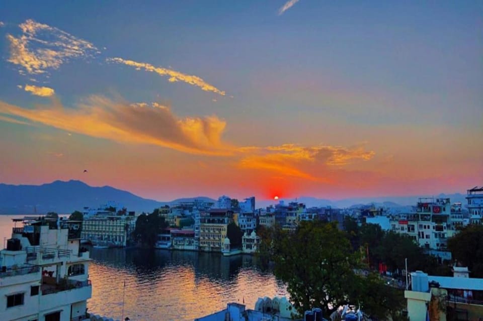 Nukkad Guest House Near Lake Pichola Bed and Breakfast in Udaipur