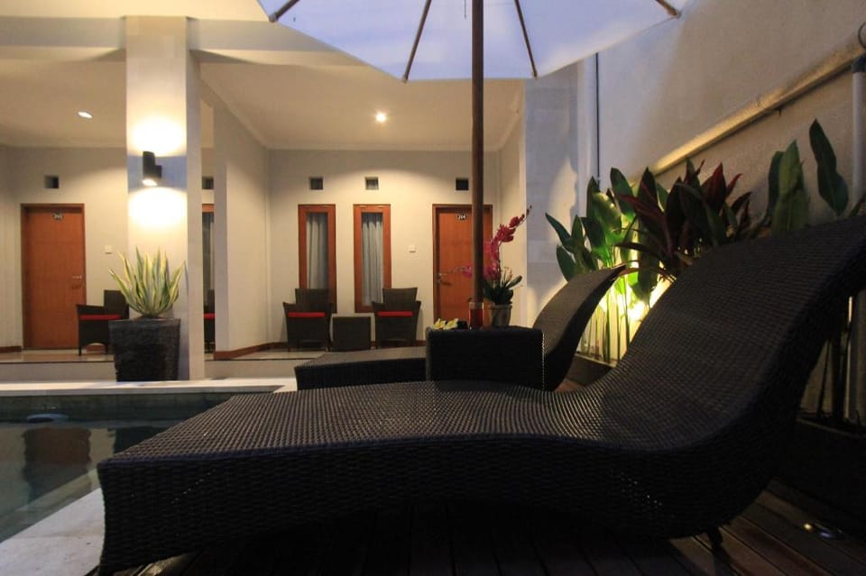 Tom Guest house Bed and Breakfast in Kuta
