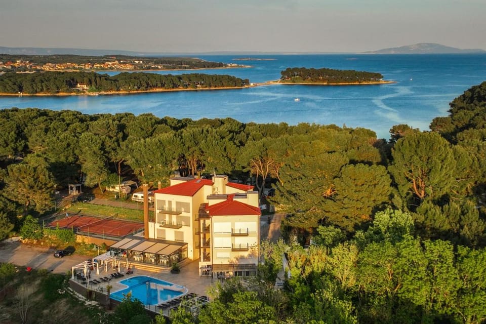 Premantura Resort - Hotel & Restaurant Hotel in Premantura