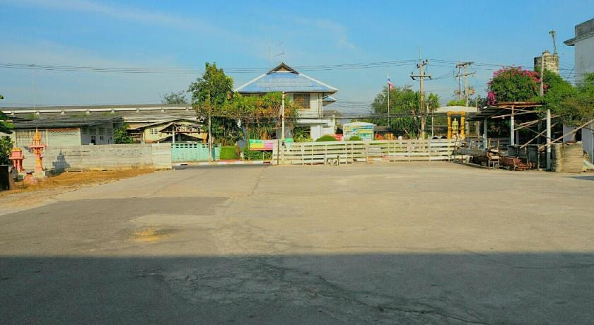 Charinsup Hotel Apartment hotel in Thailand