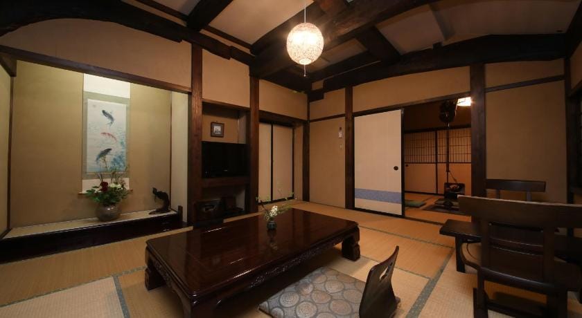 Hyakunenkominka Iroriyado Hidaya Hotel in Takayama