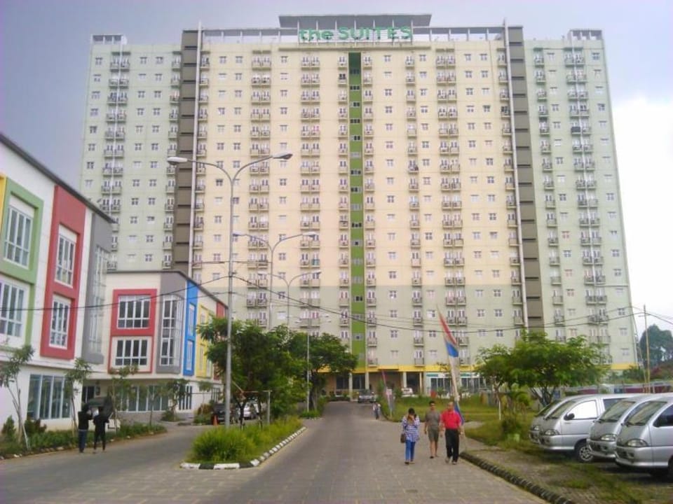 Two Bedroom Plus The Suites Metro Apartment Yudis Apartment in Bandung