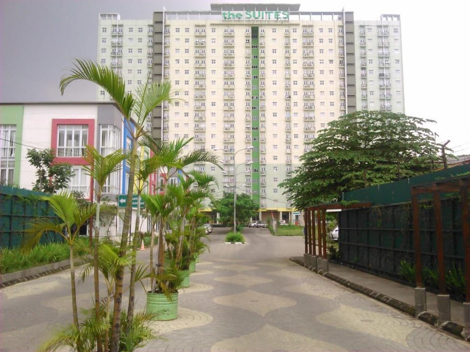 One Bedroom The Suites Metro Apartment Yudis Apartment in Bandung
