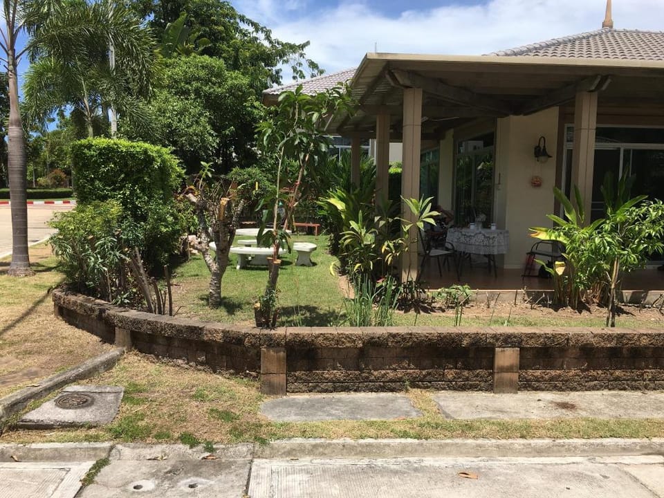Casa Seaside Rayong 239/110 Villa in Chon Buri Changwat