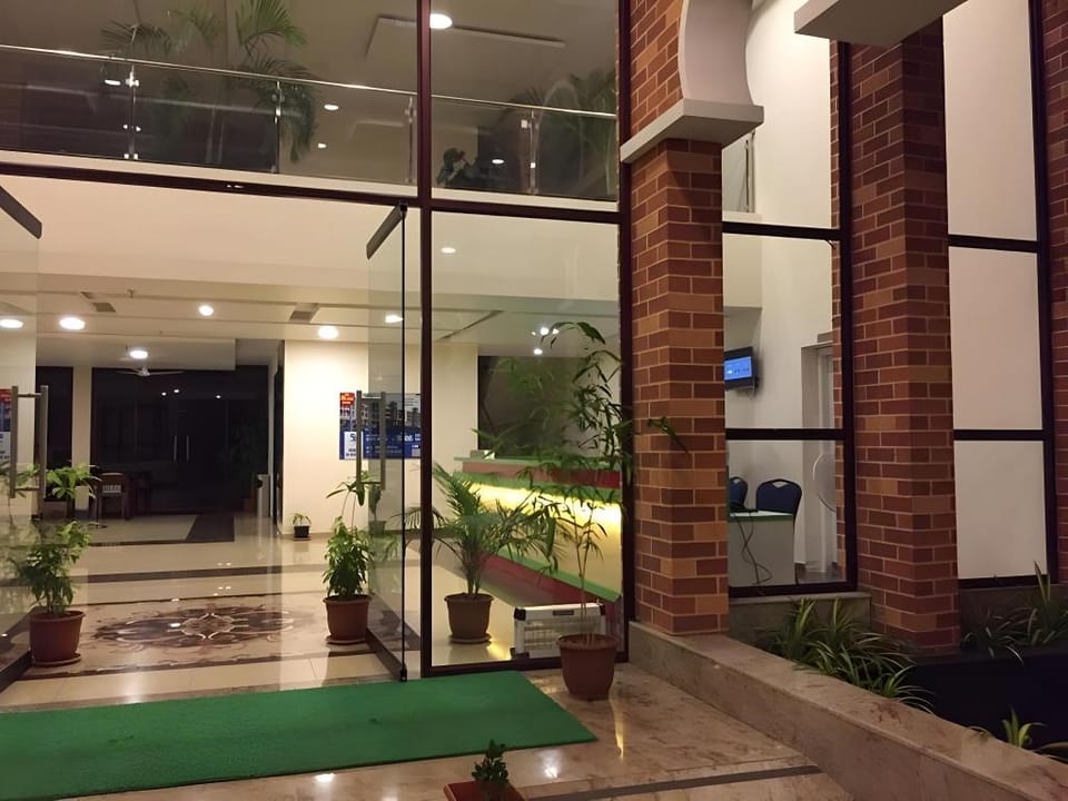 Five Falls Resort - Courtallam Hotel in Kerala