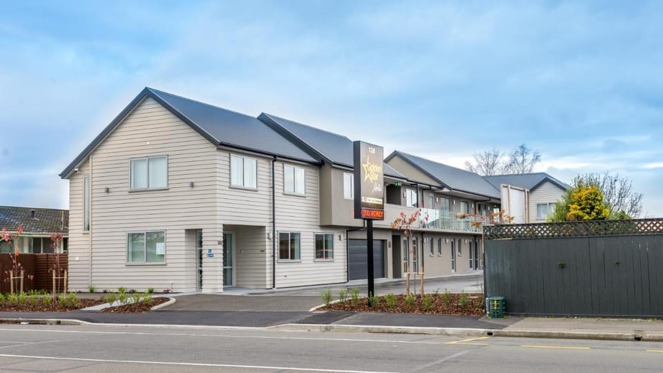 golden star motel Motel in Christchurch