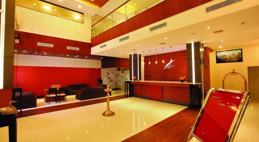 Holiday Vista Thekkady- Near Periyar Wildlife Sanctuary with sky view pool Hotel in Kerala