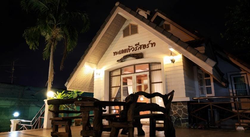 TaLeKaew Resort Hotel in Laos