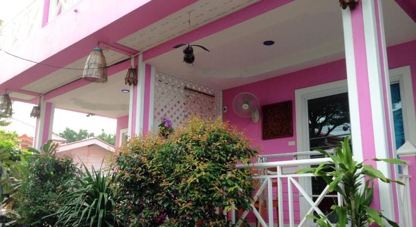 HappyLove 1 Hotel in Chon Buri Changwat