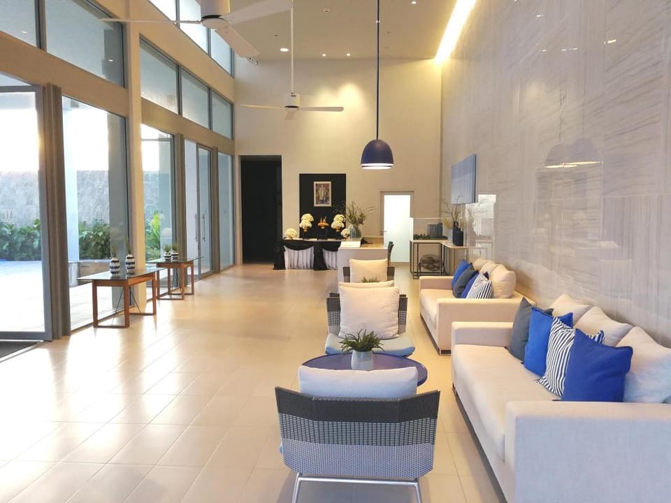 BLU 1 Bed Pool Access Apartment in Thailand