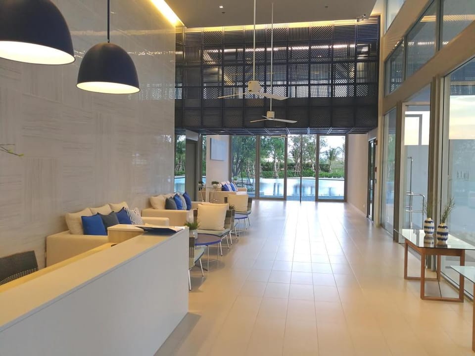BLU 1 Bed Pool Access Apartment in Thailand
