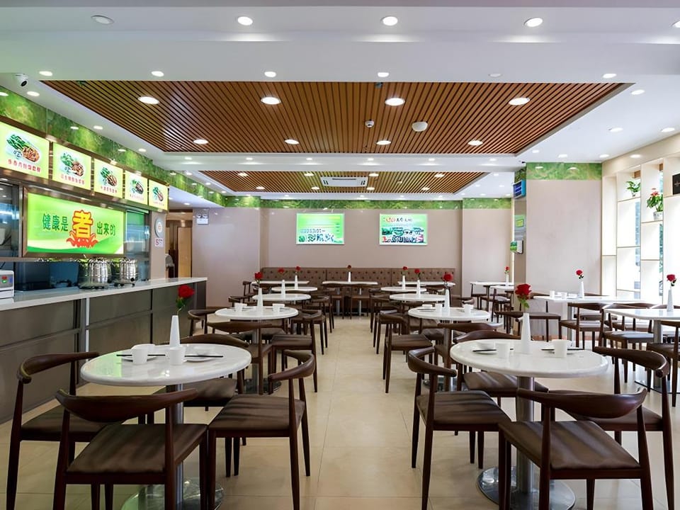 Vienna Hotel Shenzhen Yantian Gangtian Road Metro Station Hotel in Shenzhen