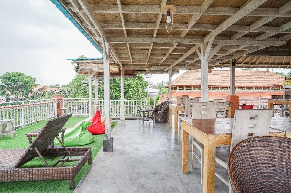 Kememai Hostel Hotel in Sukawati