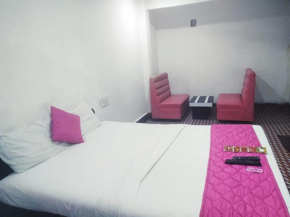 Hotel Pink Chennai Hotel in Chennai