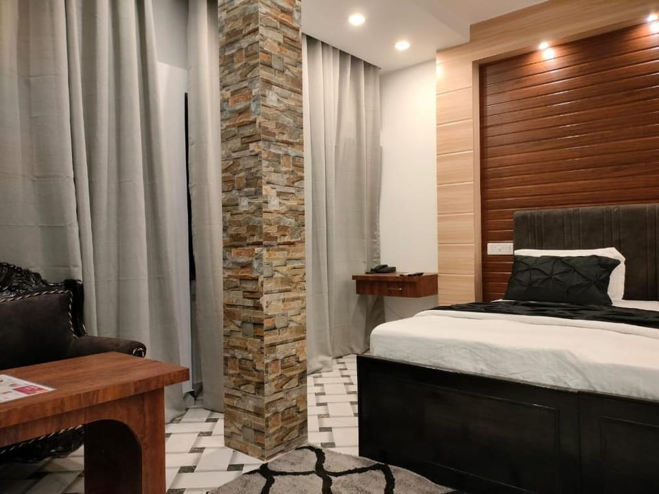 KOLLOLINI KOLKATA Hotel in Kolkata