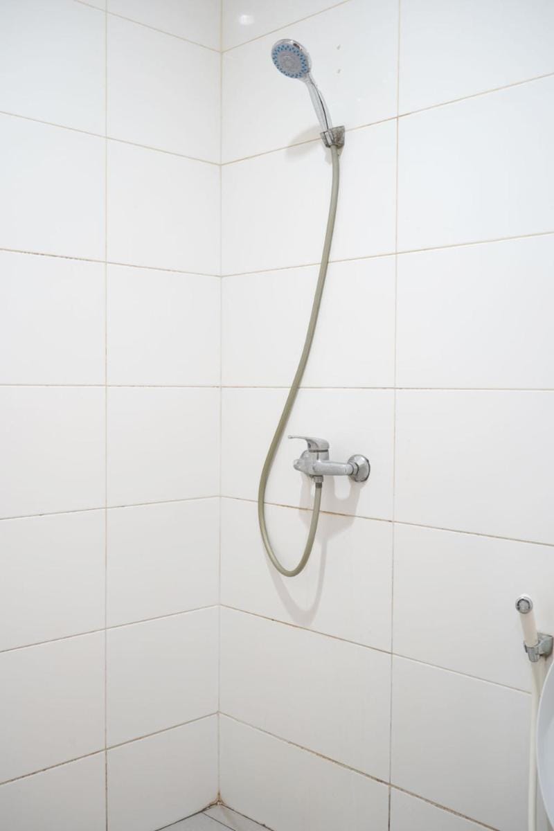 UROOMS Tanah Abang Bed and Breakfast in South Jakarta City