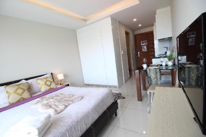 Water Park Condominium by Monica Apartment in Pattaya City