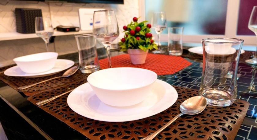 The Red Keep Condotel Tagaytay w/ 55" TV & Netflix Apartment in Tagaytay
