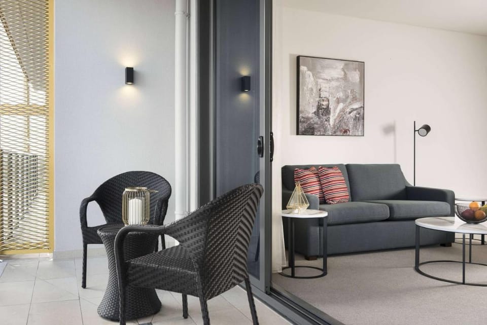 Ramada by Wyndham VetroBlu Scarborough Beach Hotel in Perth