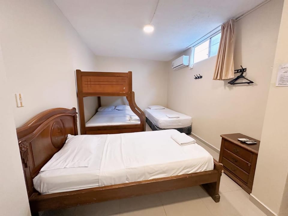 Hostal Posada Del Sol Bed and Breakfast in Guayaquil