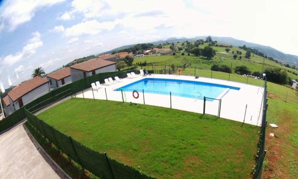 Cabañas La Senda de los elefantes Cabárceno Vacation rental in Cantabria