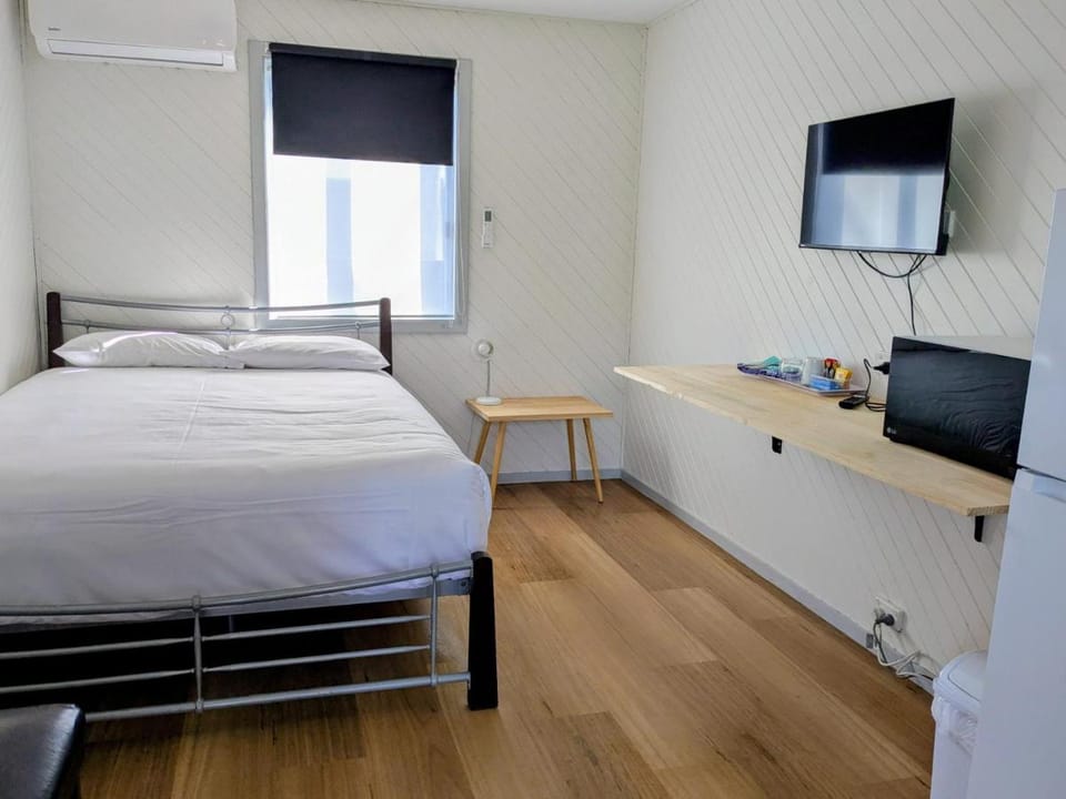 Traralgon Holiday Village Campground/ 
RV Resort in Morwell