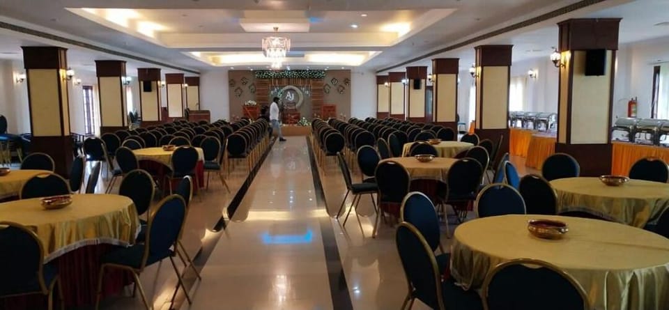 Hotel Meadows International Hotel in Kerala