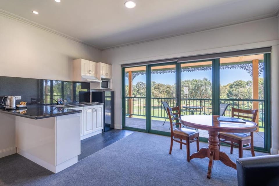Yarrawonga Mulwala Golf Club Resort in Yarrawonga