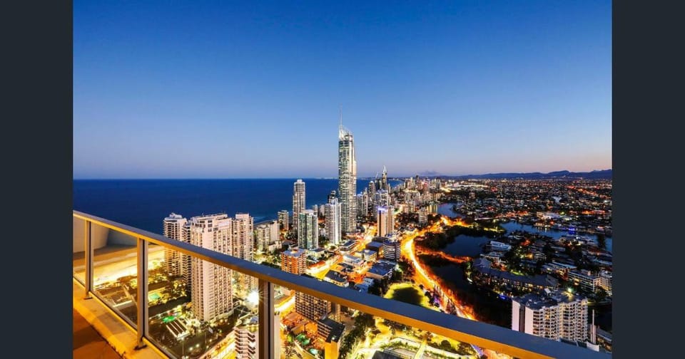 Private Apartments in Circle on Cavill Apartment in Surfers Paradise