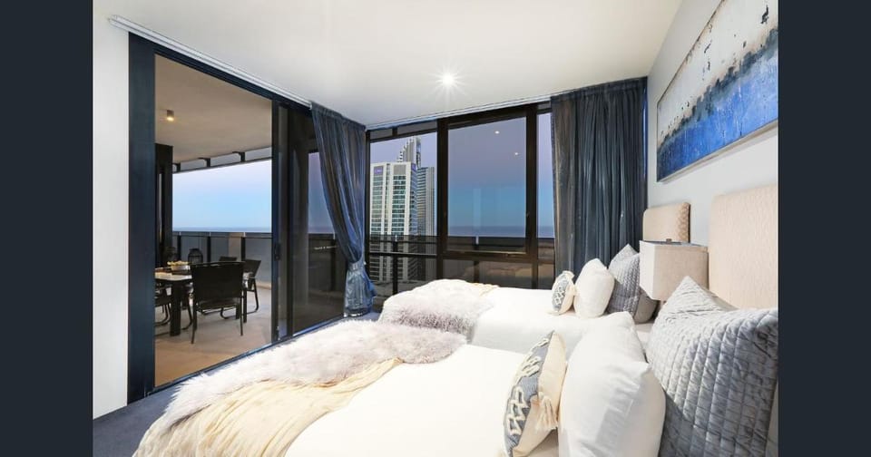 Private Apartments in Circle on Cavill Apartment in Surfers Paradise