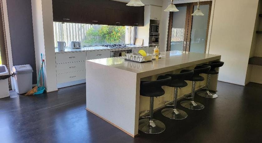 Lucky House Bed and Breakfast in Werribee South