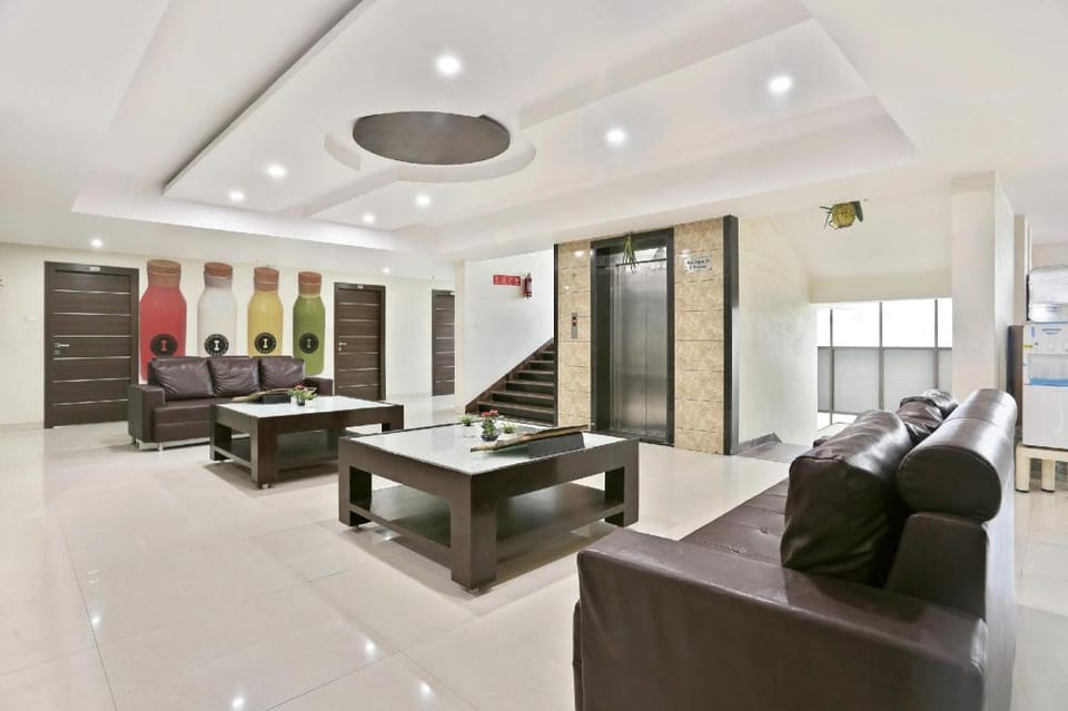 Super Townhouse Halcyon Deccan Inn Near Shilparamam Hotel in Hyderabad