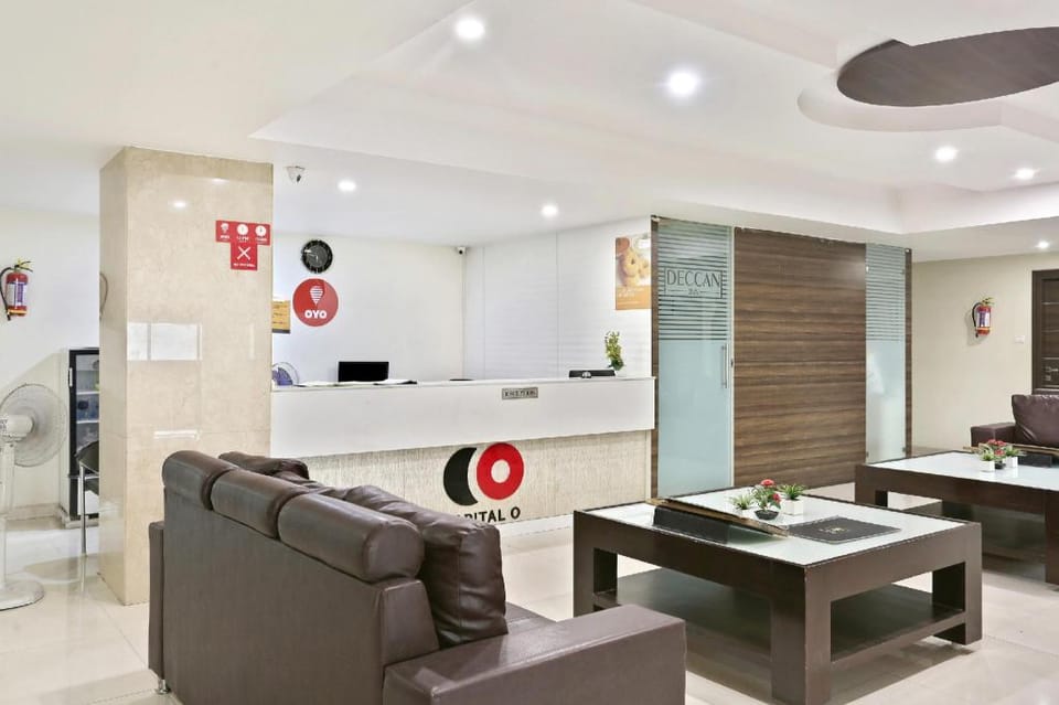 Super Townhouse Halcyon Deccan Inn Near Shilparamam Hotel in Hyderabad