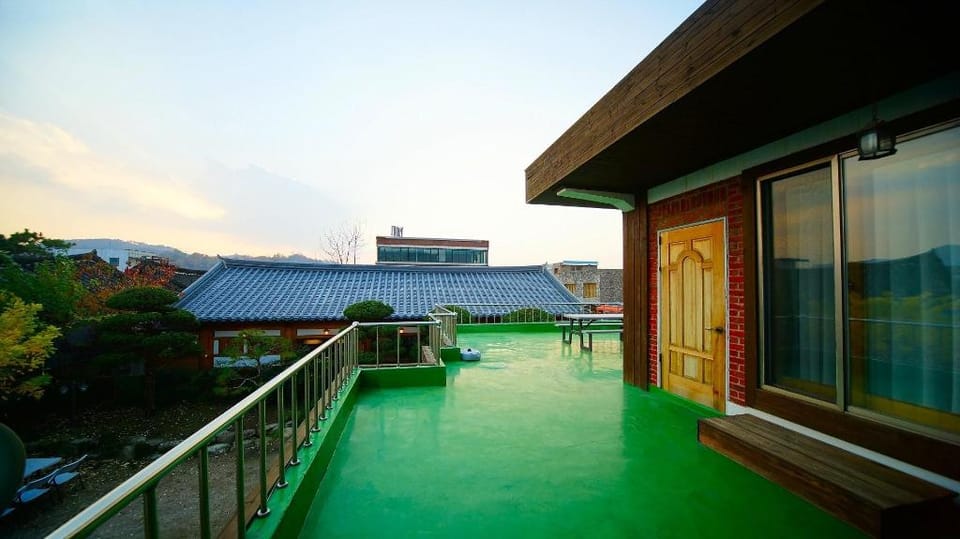Jeonju Haninokeui YIhwawon Healing Gonggan Private Pension (전주 한인옥의이화원 힐링공간 독채펜션) Hotel in South Korea