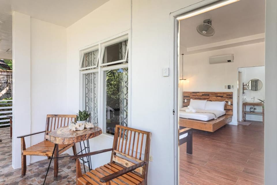 YAMA APARTMENTS - Private Beachfront Apartment in General Luna